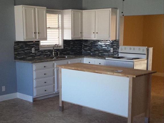 2nd image of 1807 E Indianola Ave