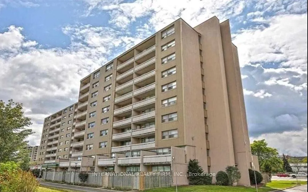 3 bed, $2,300 — Photo 2