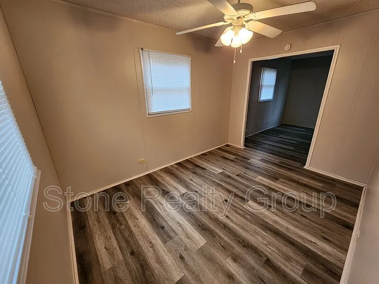 448 S 23rd St — Photo 3