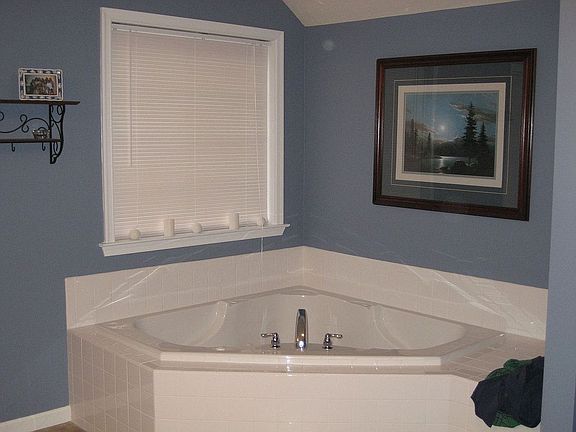 Master Soaking Tub