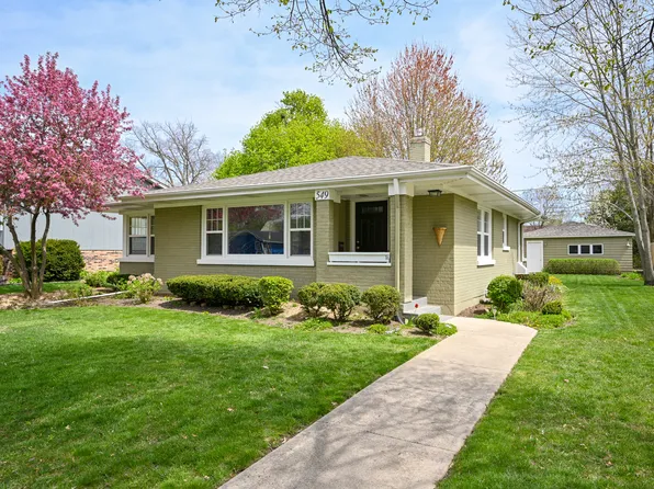 549 Belleview Ave, West Chicago, IL 60185