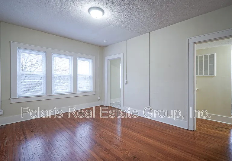 208 W Williams St — Photo 12