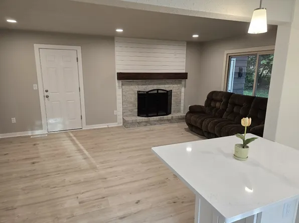1111 Wauwatosa Rd, Cedarburg, WI 53012