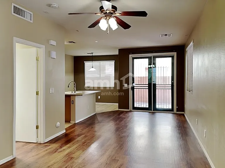 5332 W Jones Ave — Photo 4