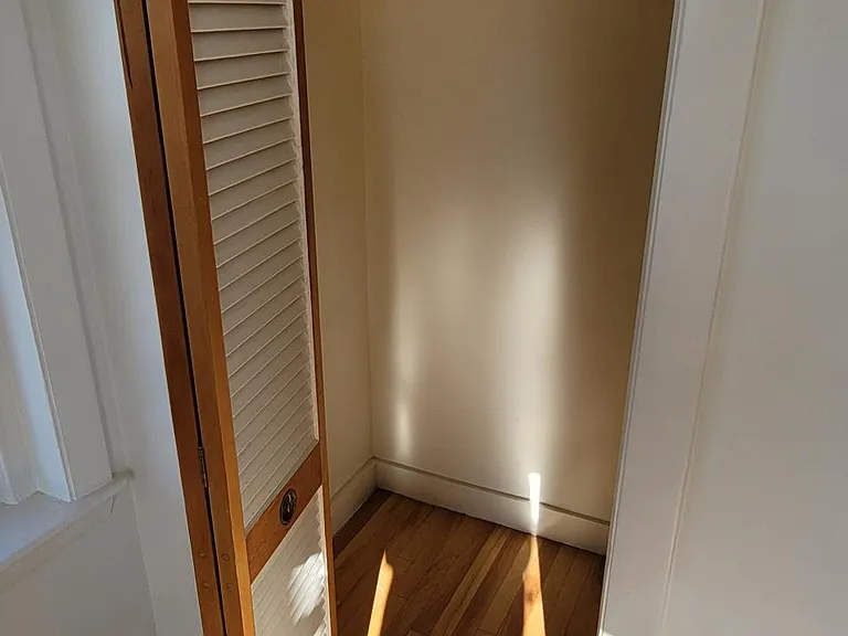 42 N State St #13 — Photo 11