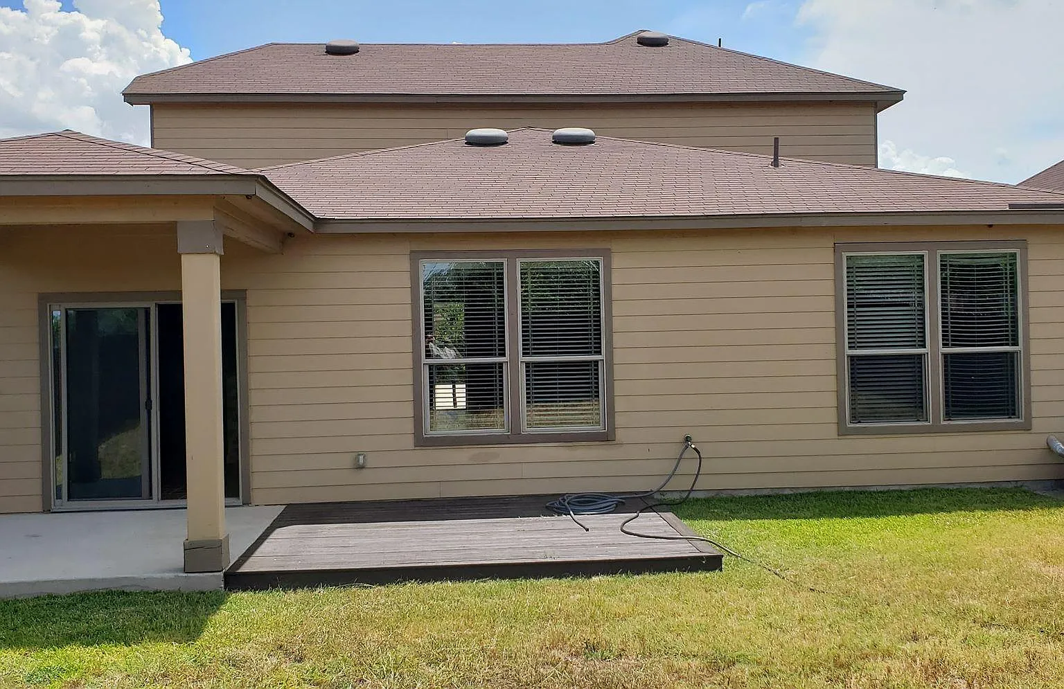 4 bed, 2.5 bath, 2505 sqft, $2,505 — Photo 3