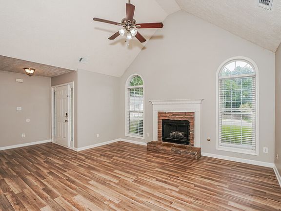 5th image of 130 Stoney Brook Way