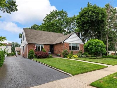 558 Kingston Avenue, East Meadow, NY, 11554
