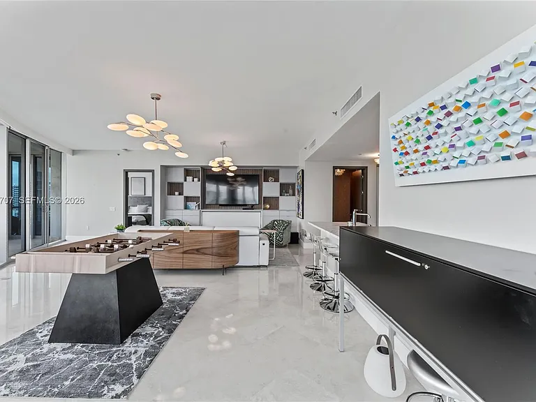 5959 Collins Ave #1201 — Photo 8