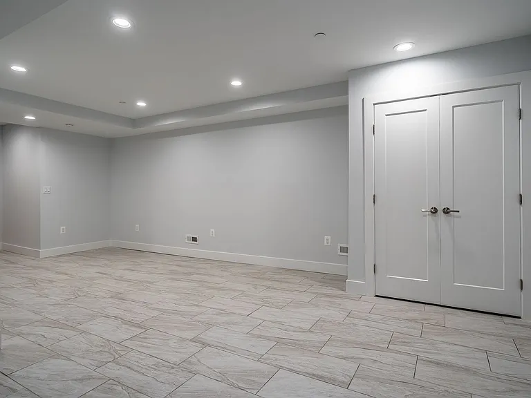 237 Tasker St — Photo 14