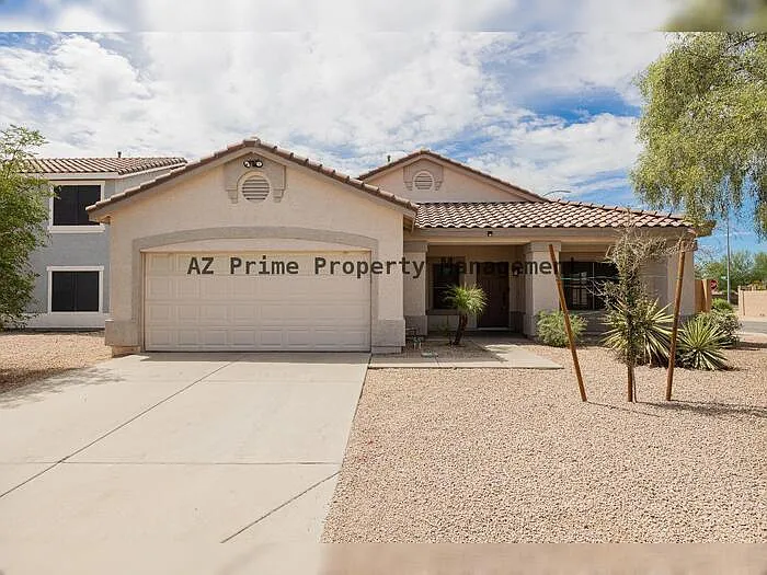 4 bed, 2.0 bath, 2175 sqft, $2,495 — Photo 2