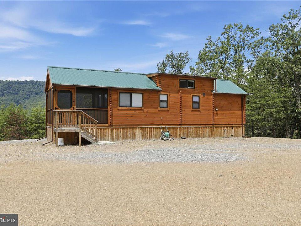 1st image of 3300 Foxes Hollow Rd