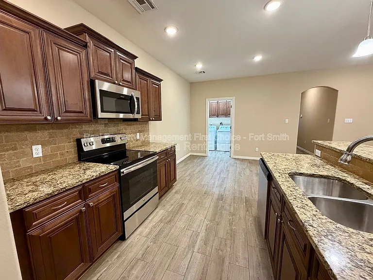 9724 Haven Blvd — Photo 6