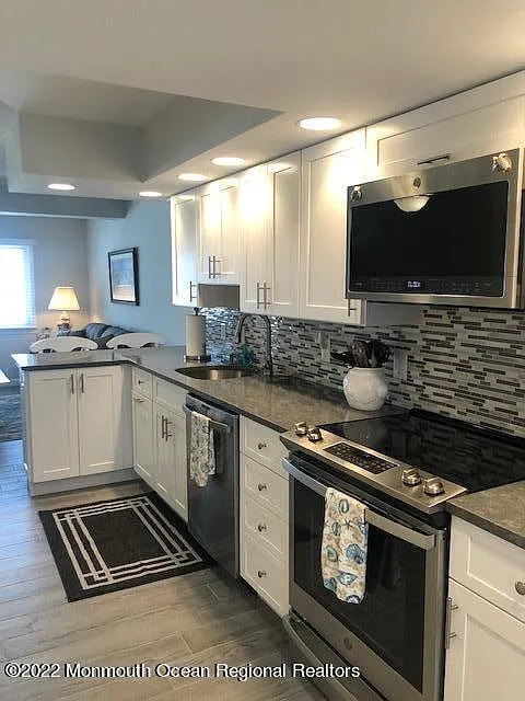 1 bed, 574 sqft, $1,800 — Photo 2