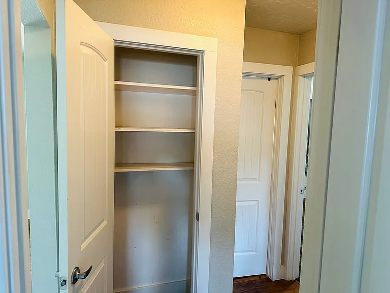 2038 Lewis Ave — Photo 19