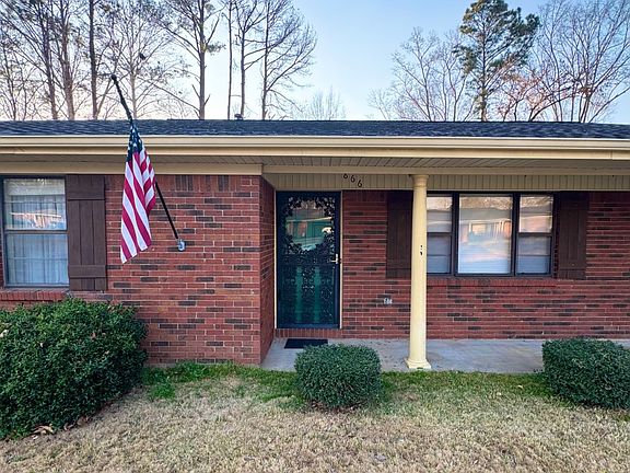 2nd image of 866 Windsor Rd