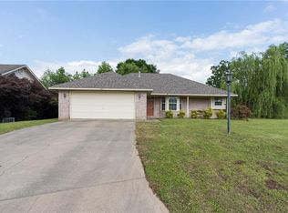 200 N 44th St, Van Buren, AR 72956