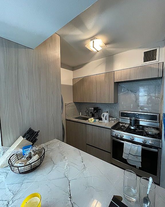 1st image of 301 E 45th St APT 12B