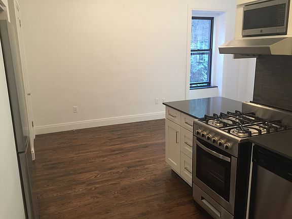 3rd image of 19 W 69th St APT 306