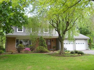 11 Sunburst Ln, Piscataway, NJ 08854