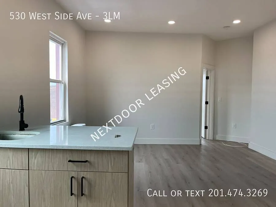 530 West Side Ave — Photo 2