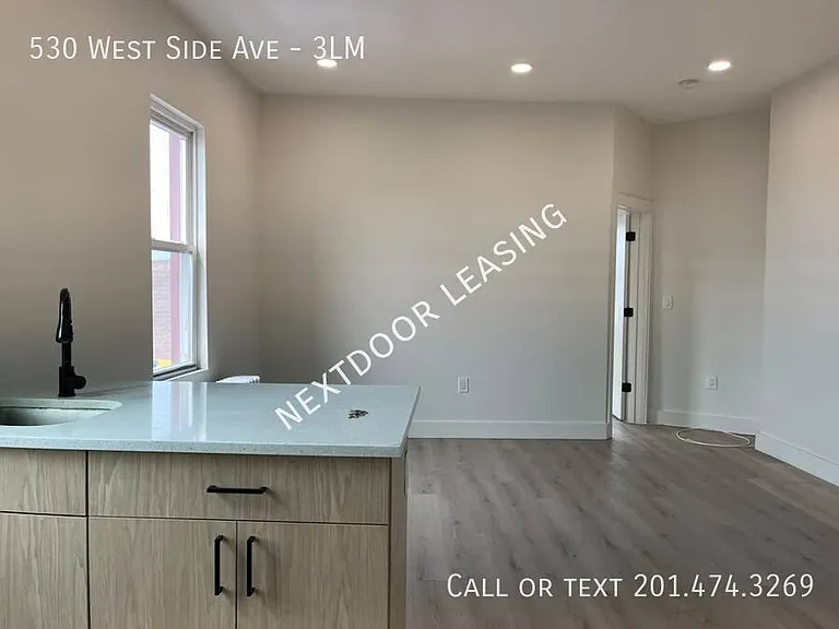530 W Side Ave #3LM — Photo 2