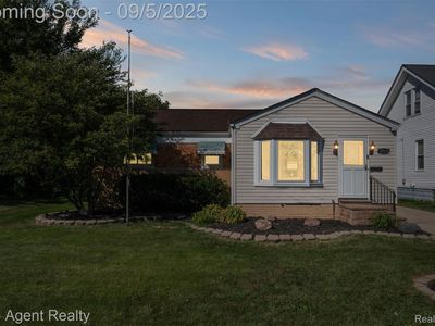 22535 Lanse St, Saint Clair Shores, MI, 48081