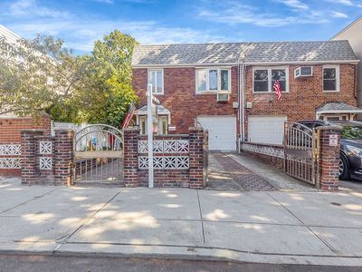 6905 75th St, Middle Village, NY, 11379