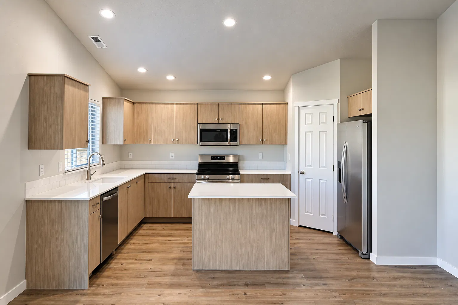 1085 Grass Pond Avenue — Photo 4