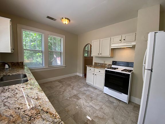 5th image of 809 N Orange St Unit D