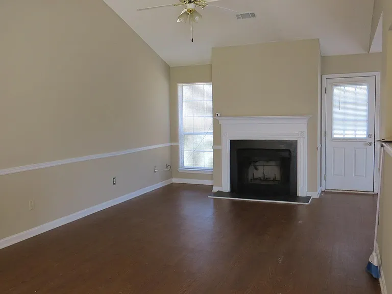 213 Sport Way — Photo 2