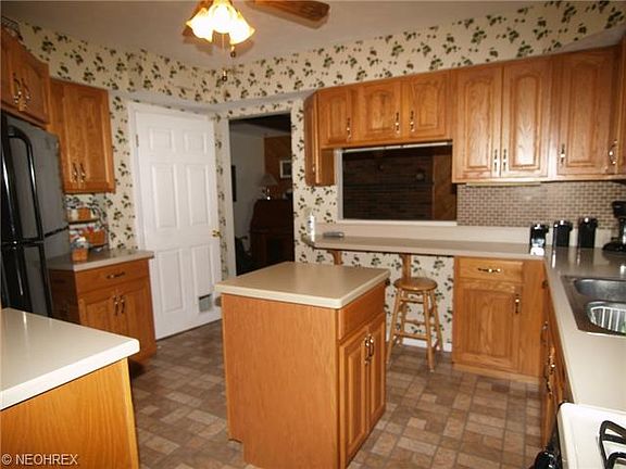 4th image of 9435 Fairfield Dr
