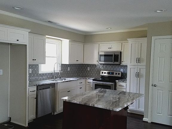 Brand New Kitchen!!