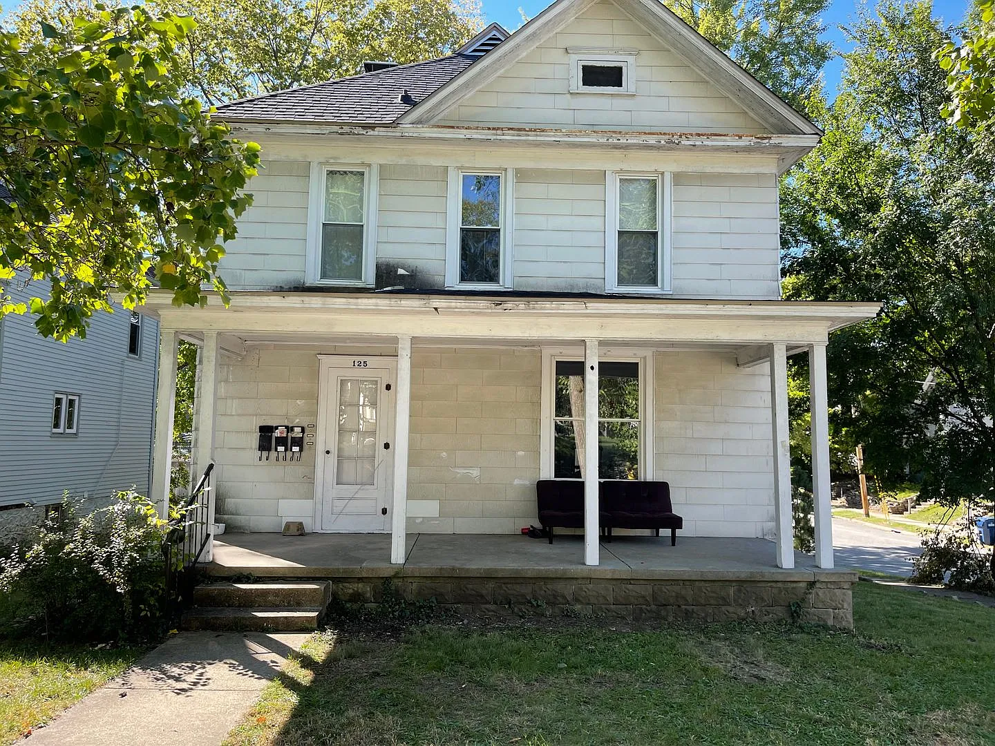 125 W Lutz Ave — Photo 1