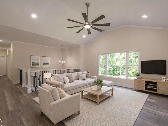 3rd image of 210 Wadlow Gap Rd