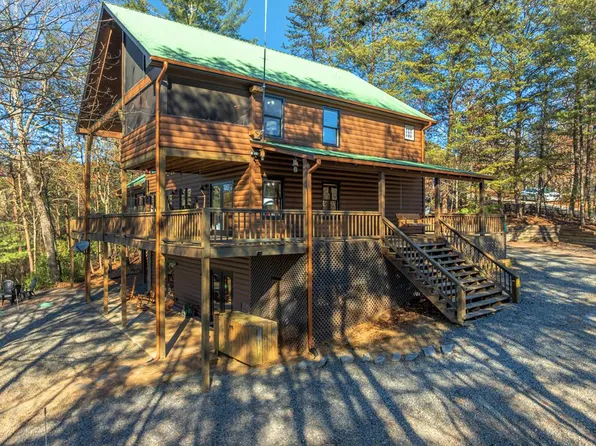 363 Crestview Dr, Morganton, GA 30560