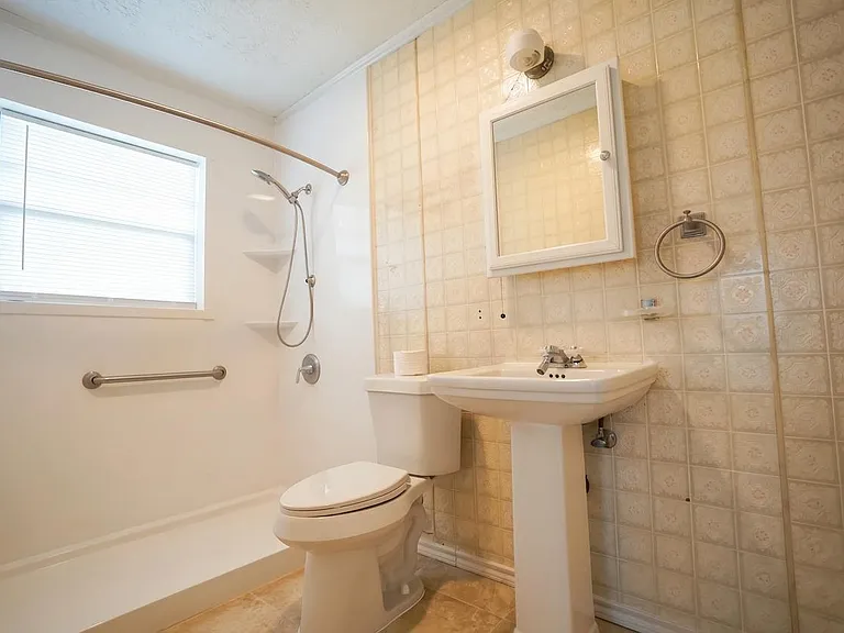 12432 Yancy Dr — Photo 11