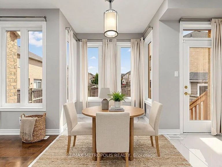 138 Yakefarm Blvd — Photo 4