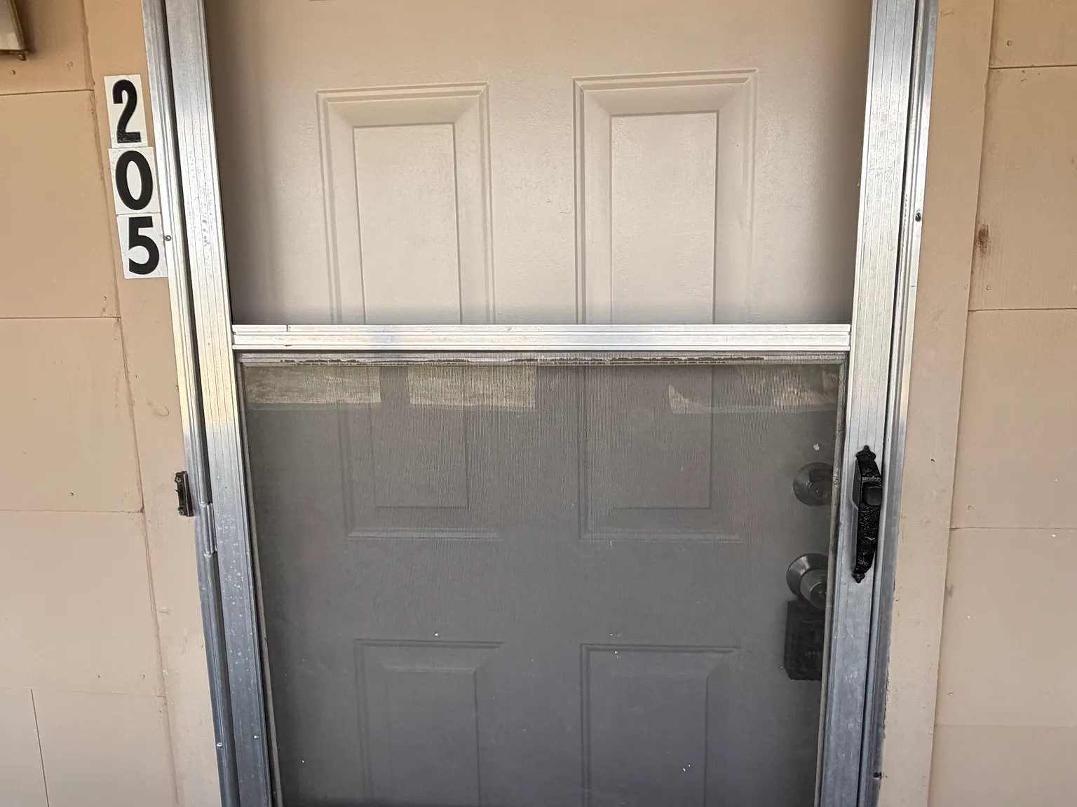 2 bed, $400 — Photo 1