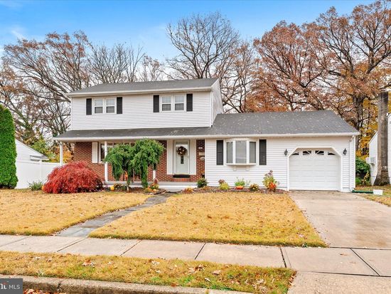 5 Tartear Dr, Hamilton, NJ 08610