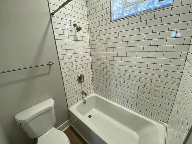 1411 Center St — Photo 7