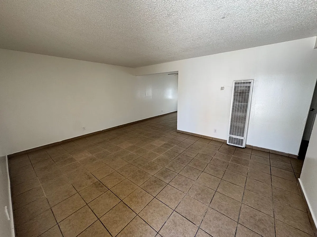 Building Photo - 501 E Hurst St