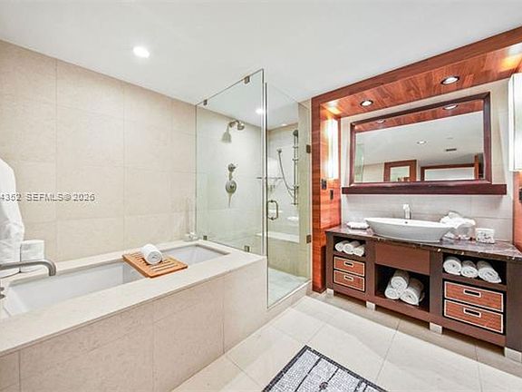 5th image of 6801 Collins Ave #Cu-604