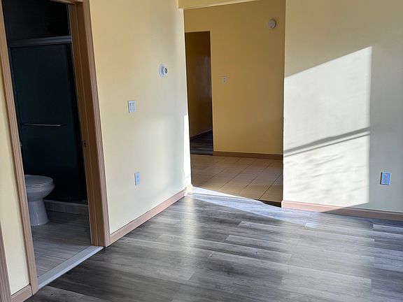 4th image of 190 Th St #2