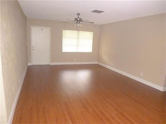 Tamarac Home - living room