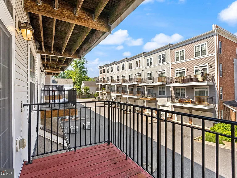 242 N Summit Ave #21 — Photo 41
