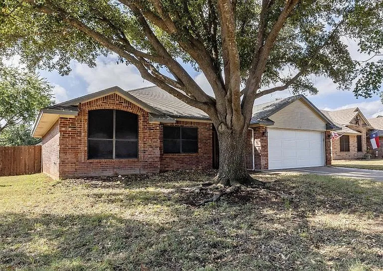 1507 Sunflower Ln — Photo 1