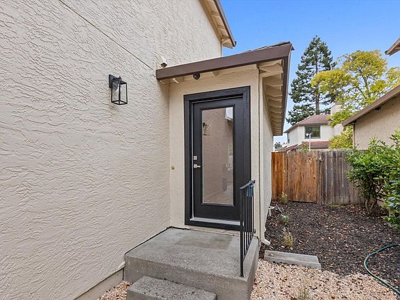 4th image of 116 Francis Circle