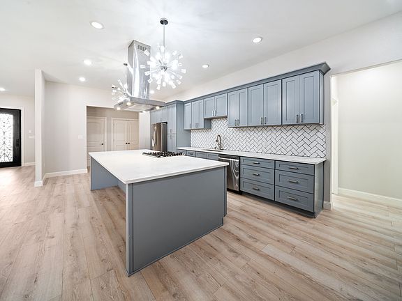 5th image of 8809 Isom Ln