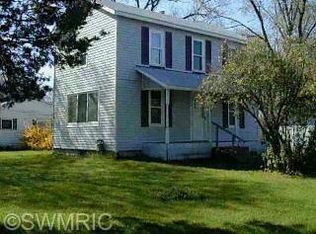 54070 Fisher St, Three Rivers, MI 49093